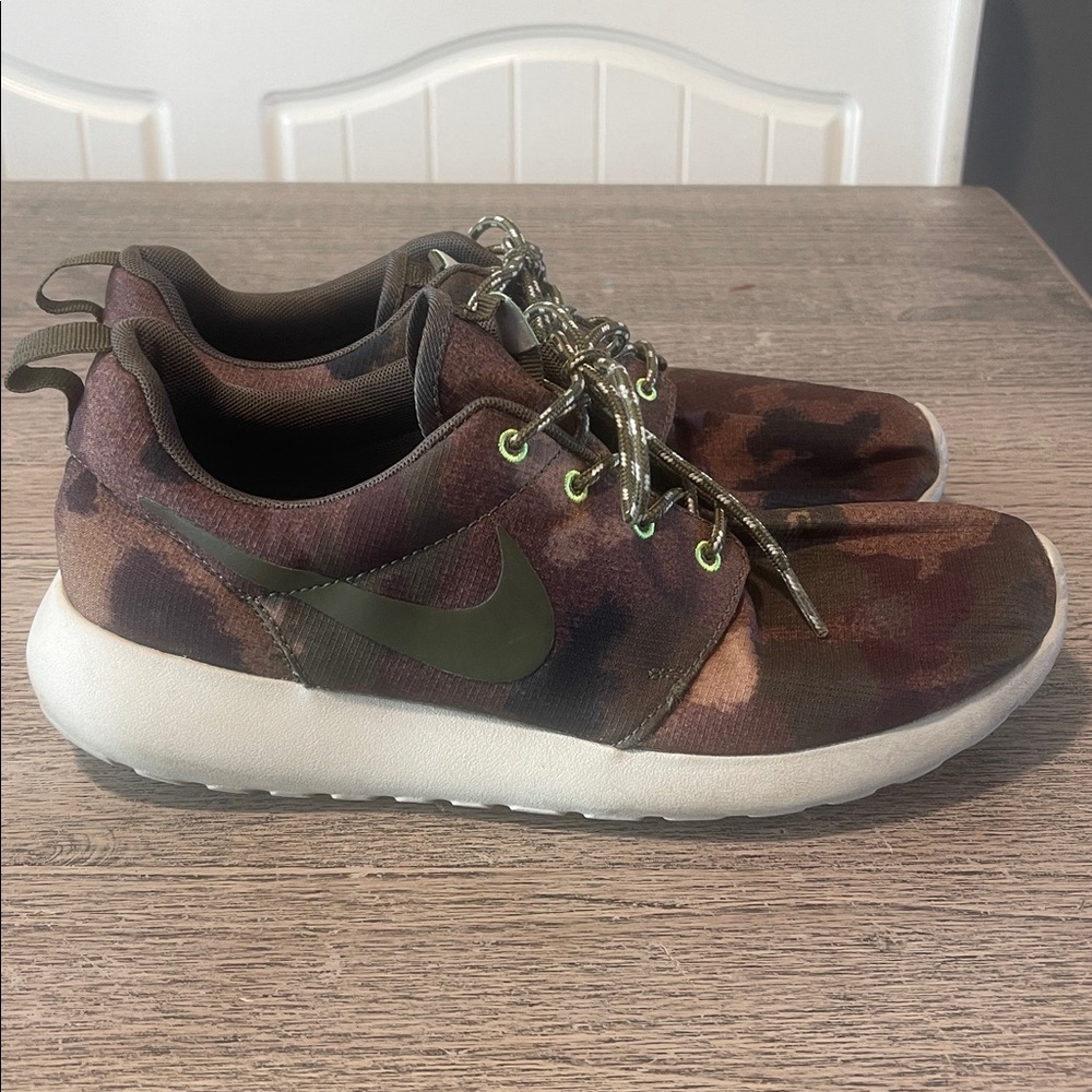 Nike Roshe Run Print ‘Camo’ Sneakers Women's Size 9 - Picture 1 of 6